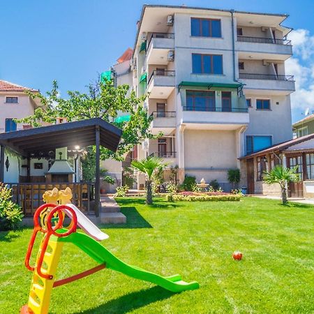 Chrystal Guest House Обзор Экстерьер фото