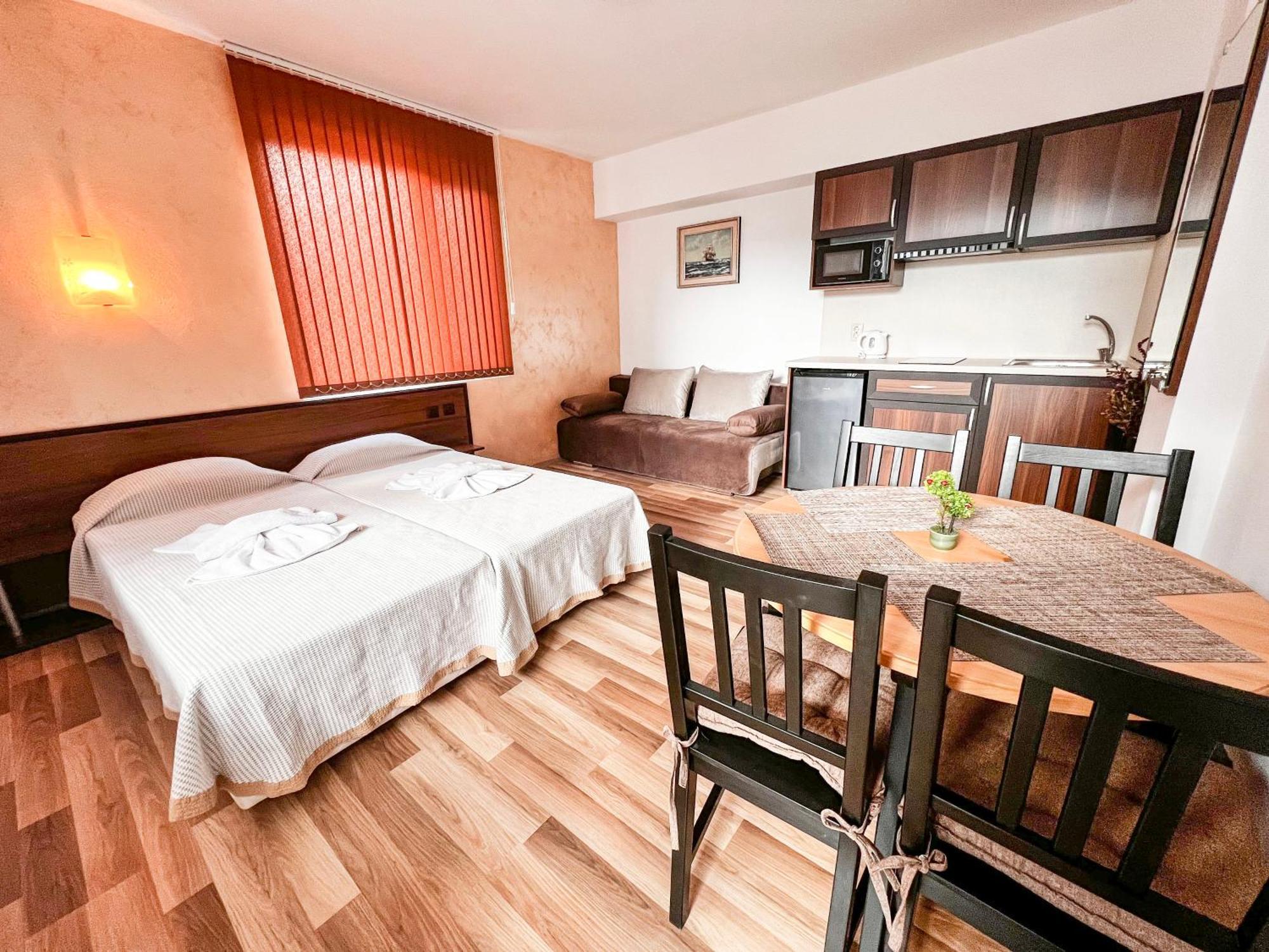 Chrystal Guest House Обзор Номер фото