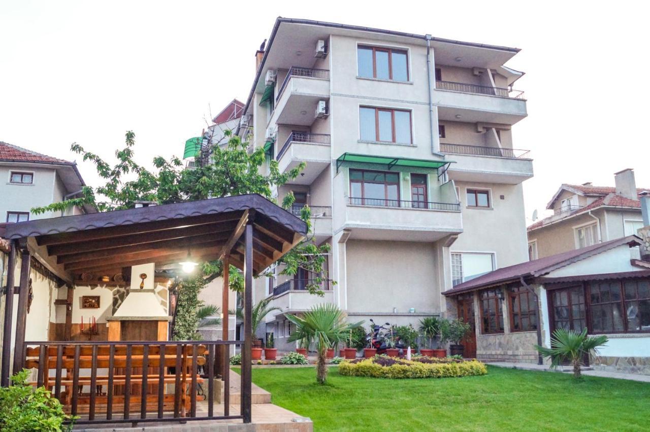 Chrystal Guest House Обзор Экстерьер фото