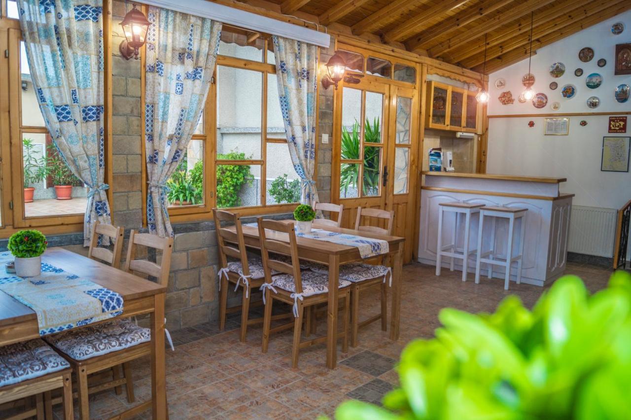 Chrystal Guest House Обзор Экстерьер фото